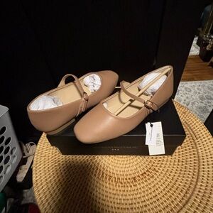 Banana Republic Women's Tan Mary Jane Flats
